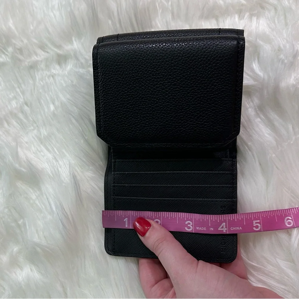 Michael Kors NWOT beautiful and basic black leather wallet